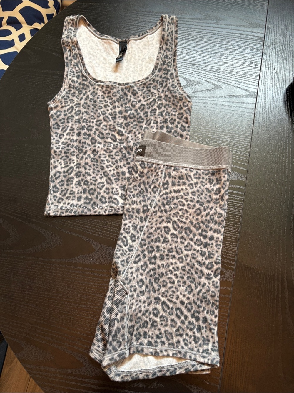SKIMS🐆 LE SOLD OUT LEOPARD Loungewear Set with Black Logo Tag